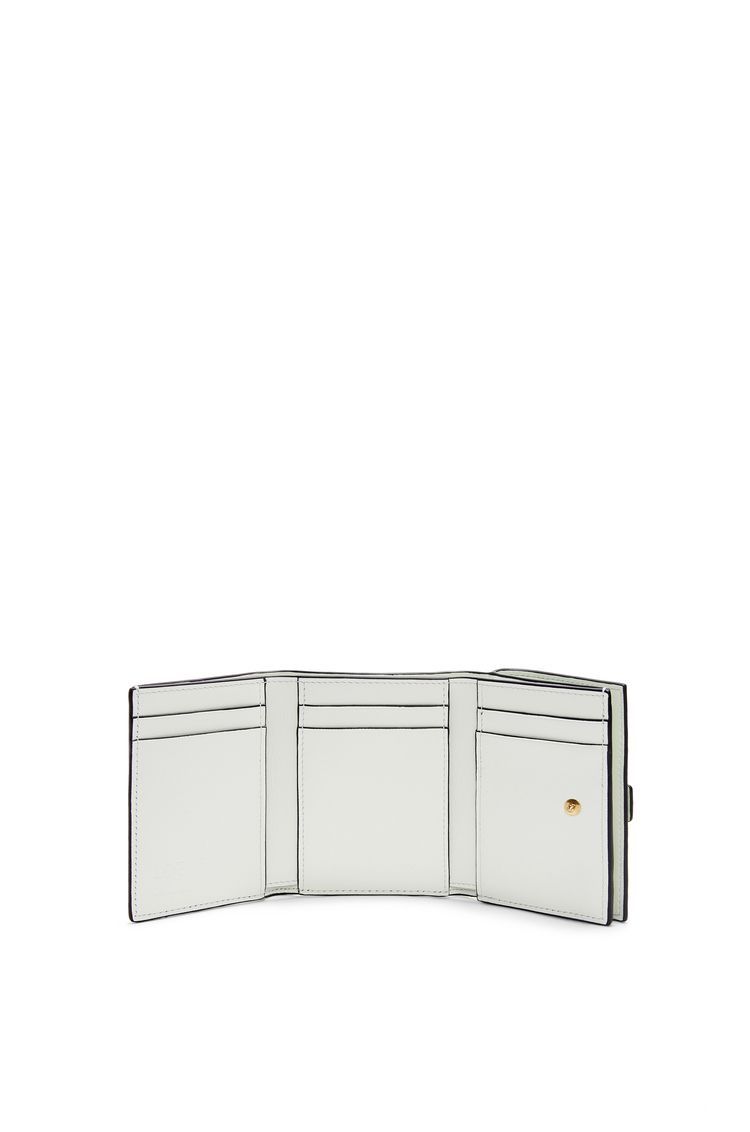 Trifold wallet in soft grained calfskin