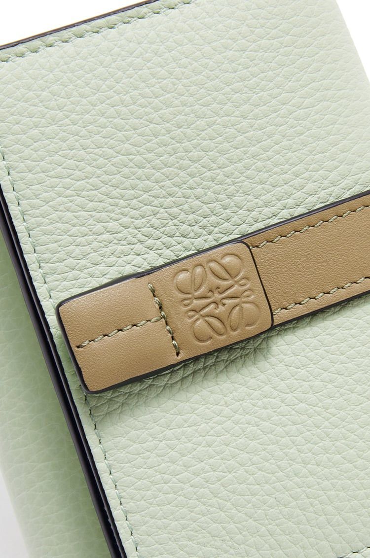 Trifold wallet in soft grained calfskin
