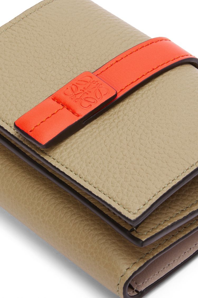 Trifold wallet in soft grained calfskin