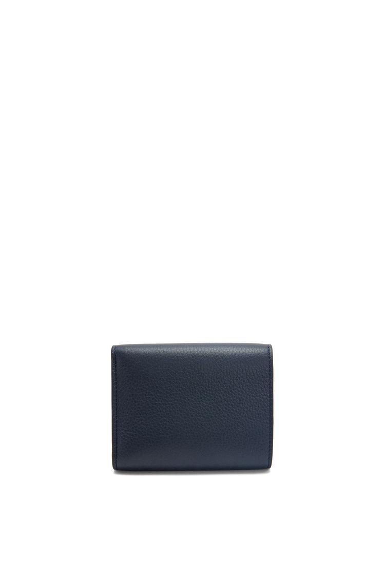 Trifold wallet in soft grained calfskin