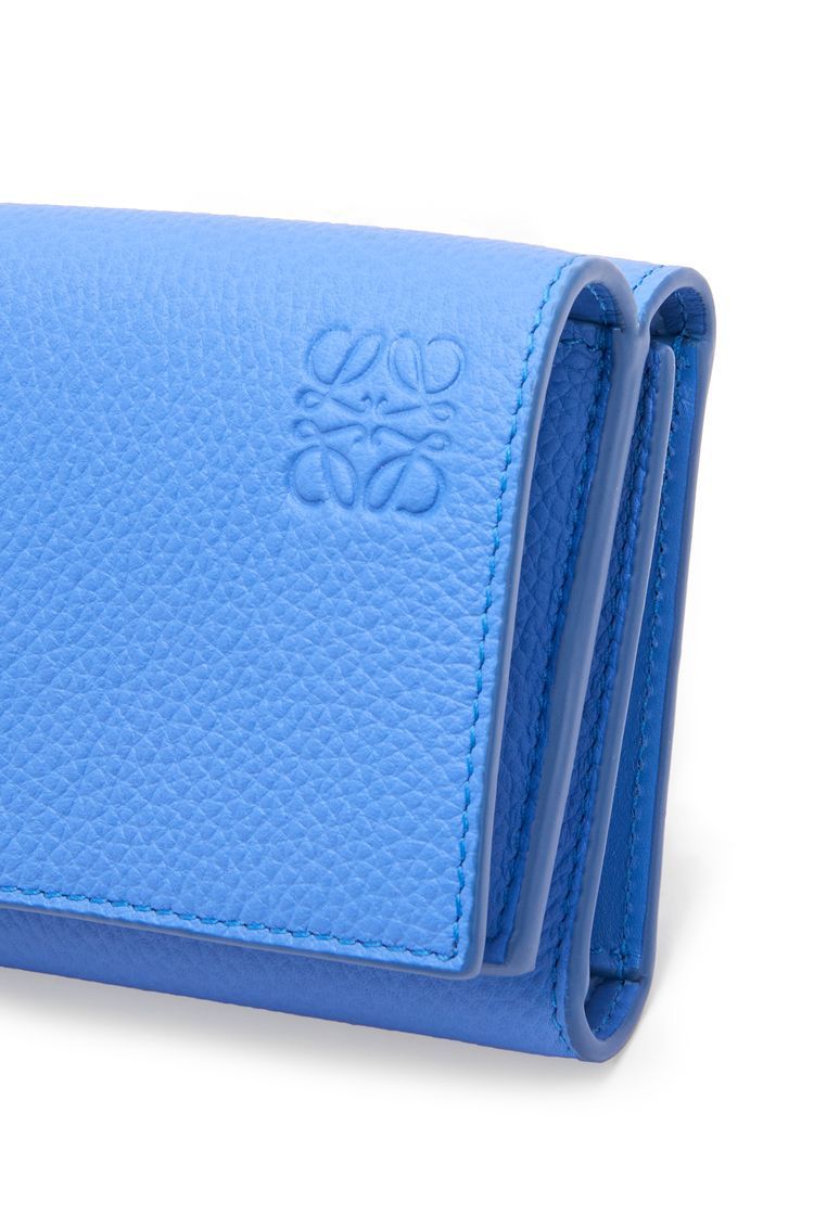 Trifold wallet in soft grained calfskin