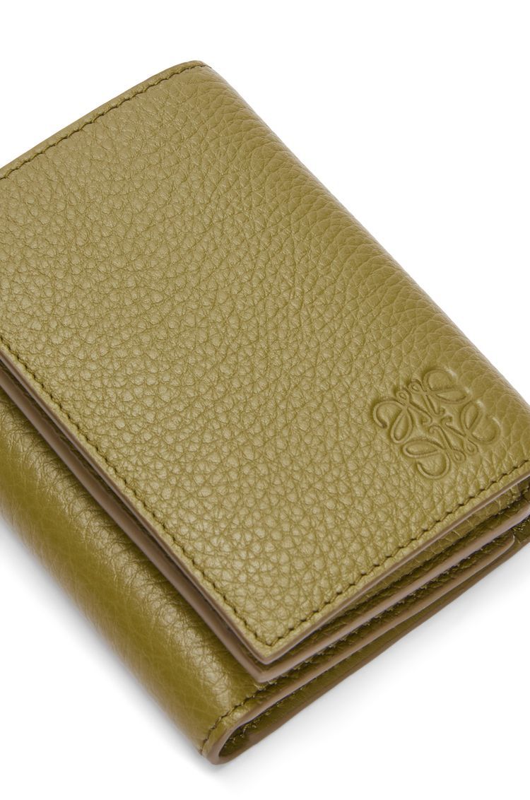 Trifold wallet in soft grained calfskin