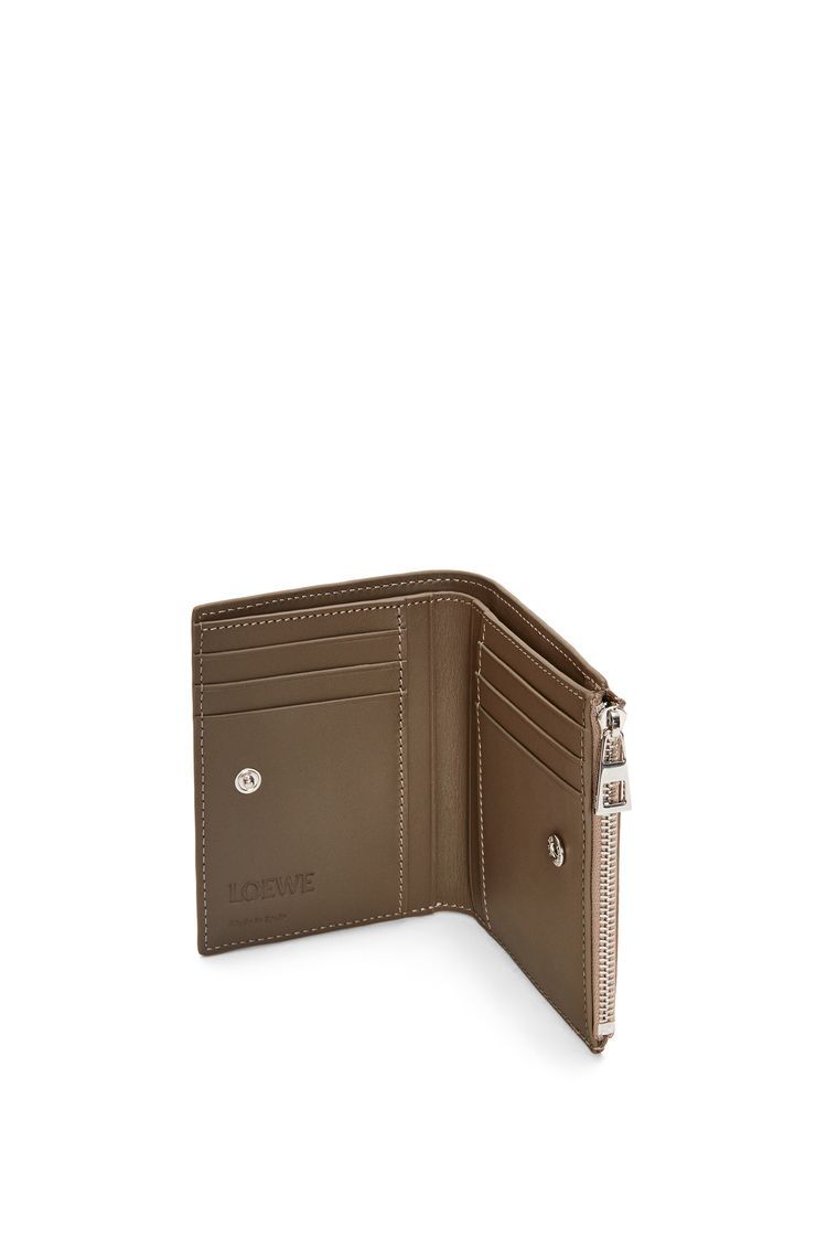 Slim compact wallet in soft grained calfskin