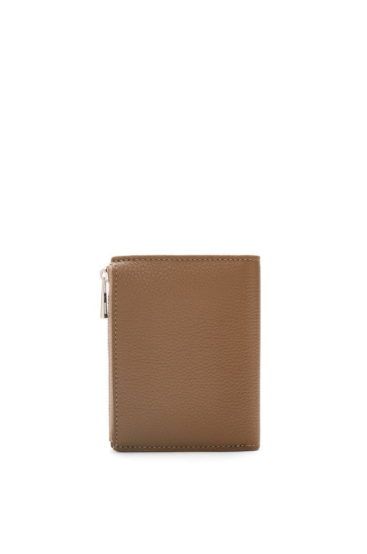 Slim compact wallet in soft grained calfskin