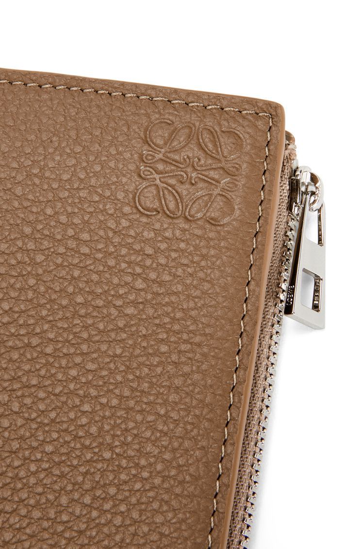 Slim compact wallet in soft grained calfskin