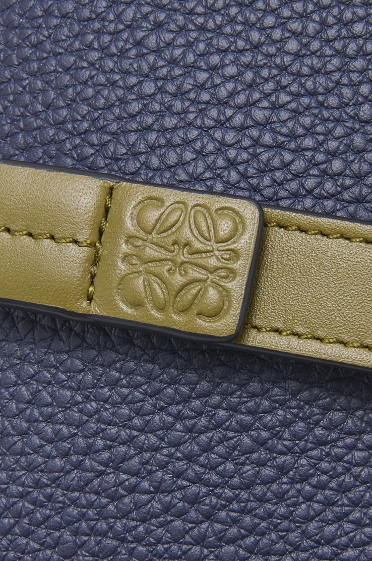 Compact zip wallet in soft grained calfskin