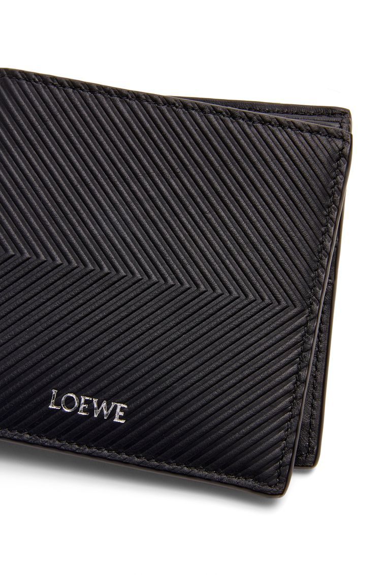 Bifold wallet in textured classic calfskin