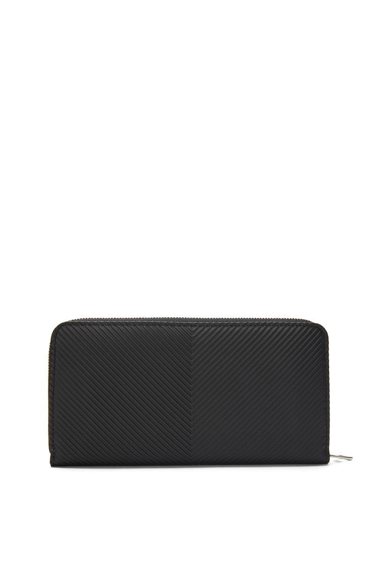 Zip around wallet in textured classic calfskin