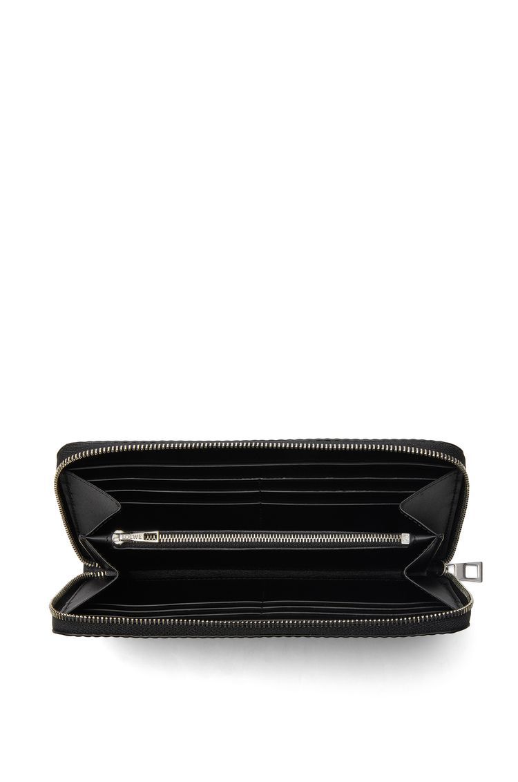 Zip around wallet in textured classic calfskin