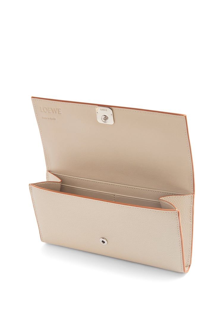 Anagram continental wallet in pebble grain calfskin