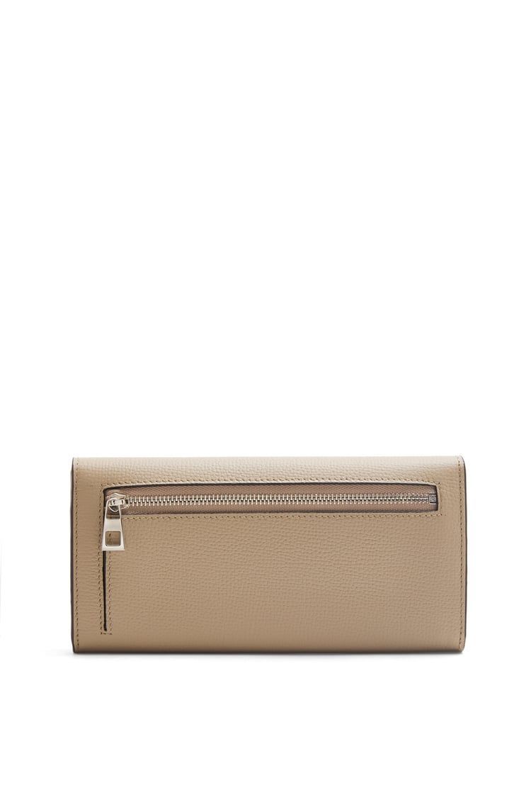 Anagram continental wallet in pebble grain calfskin