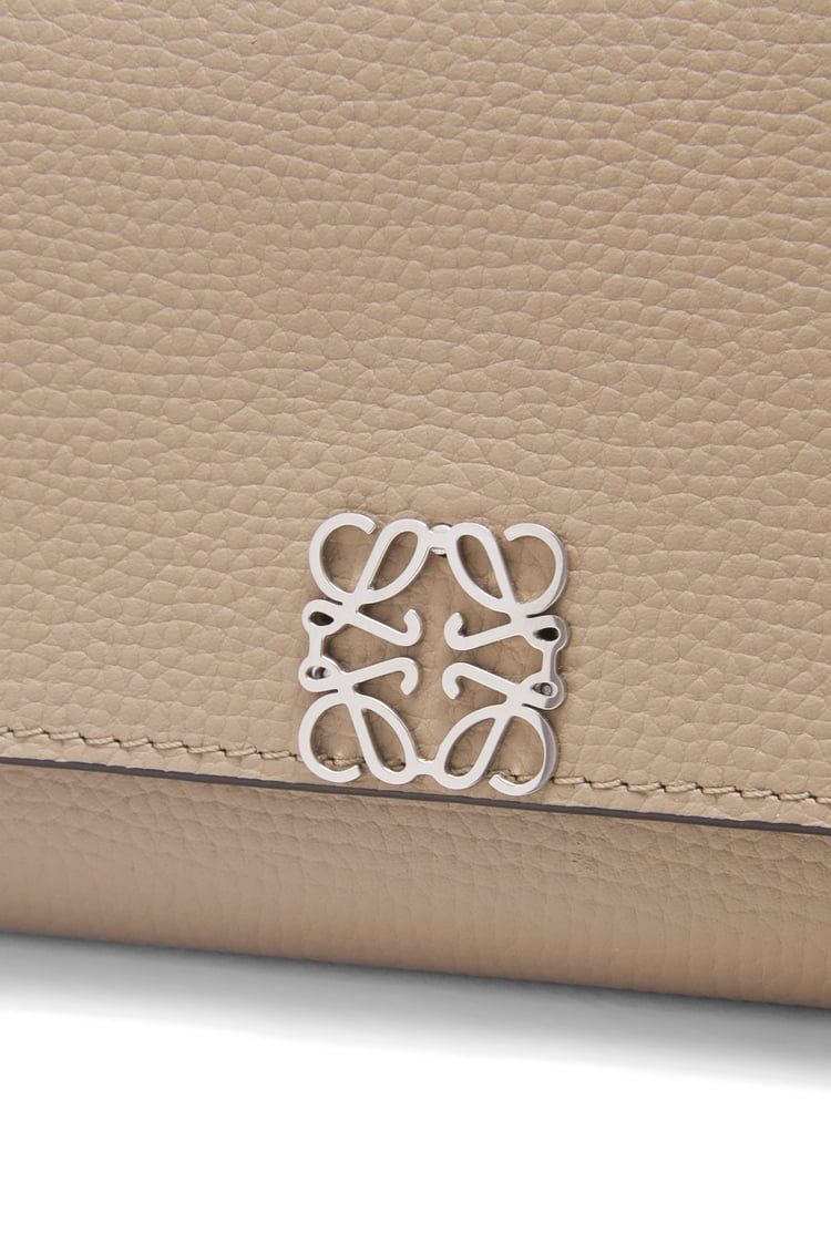 Anagram continental wallet in pebble grain calfskin