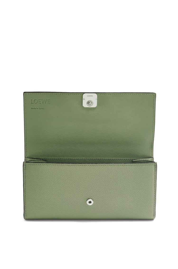 Anagram continental wallet in pebble grain calfskin