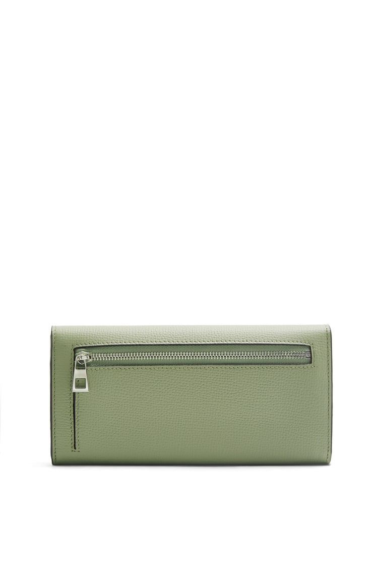 Anagram continental wallet in pebble grain calfskin