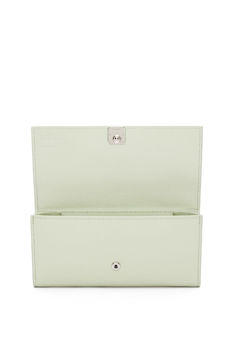 Anagram continental wallet in pebble grain calfskin
