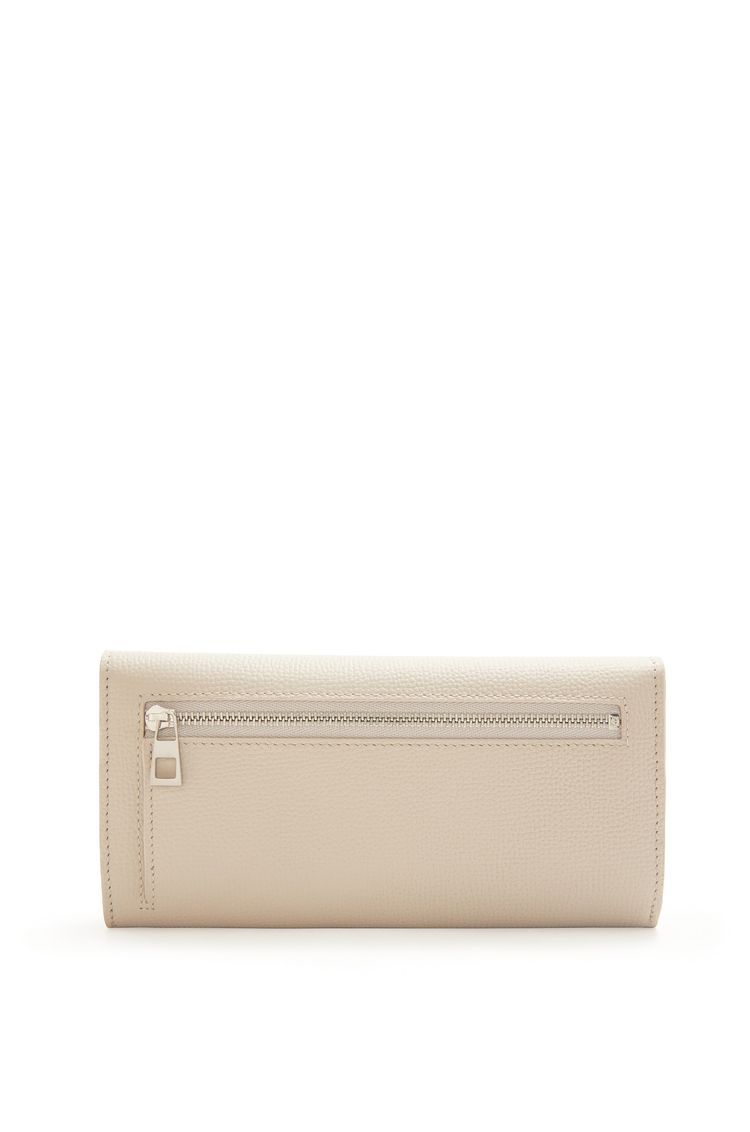 Anagram continental wallet in pebble grain calfskin