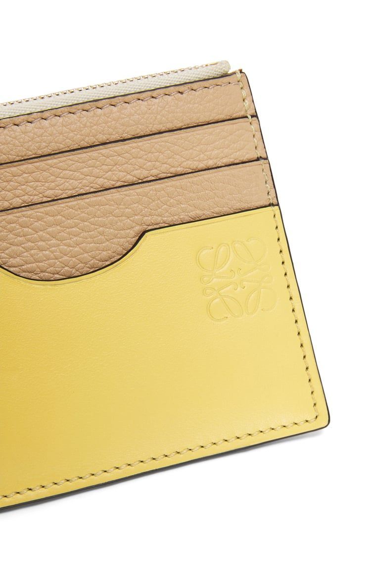 Square cardholder in soft grained calfskin with chain