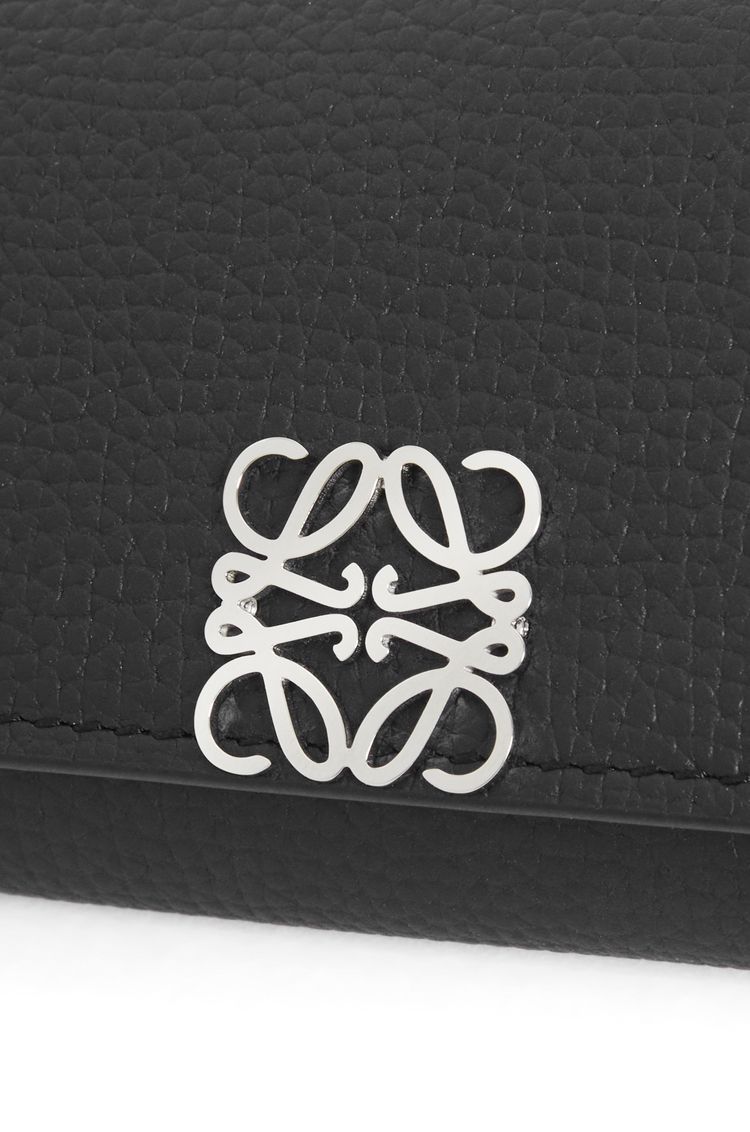 Anagram key case in pebble grain calfskin