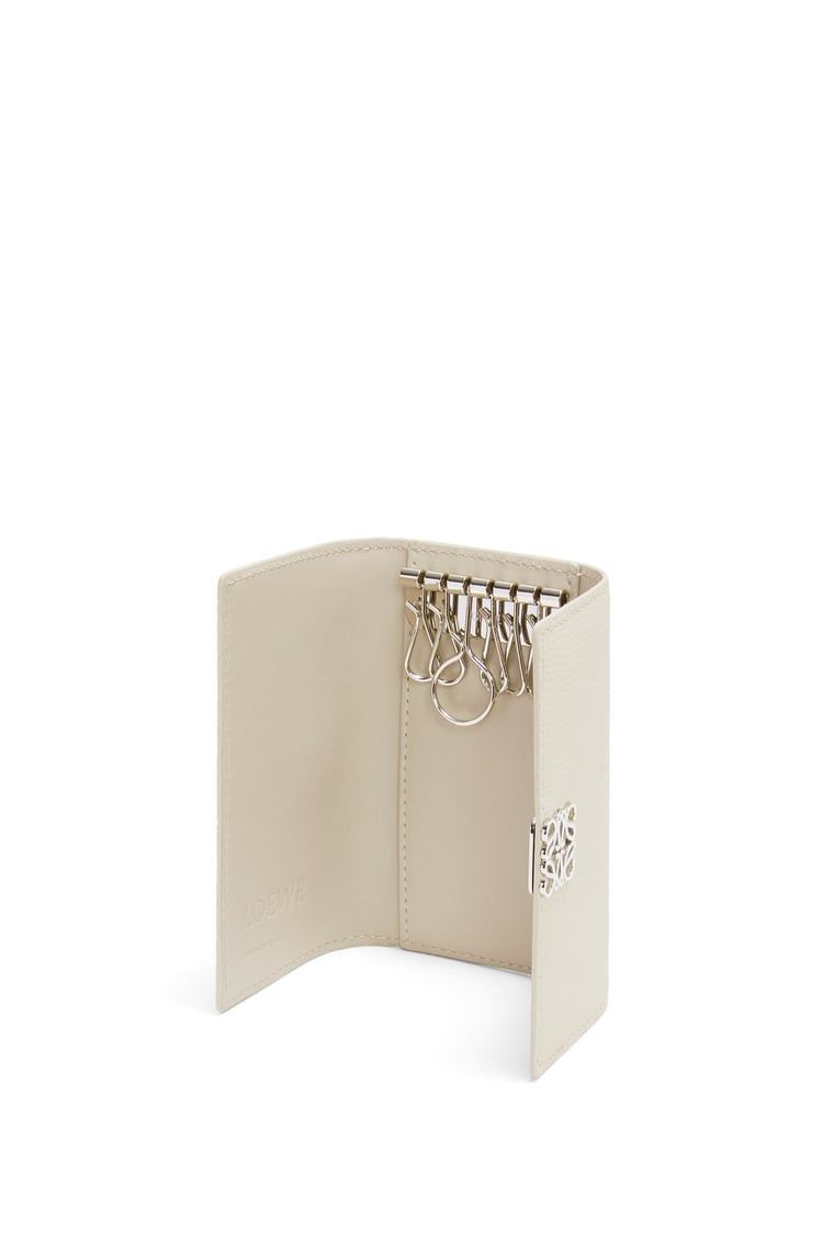 Anagram key case in pebble grain calfskin