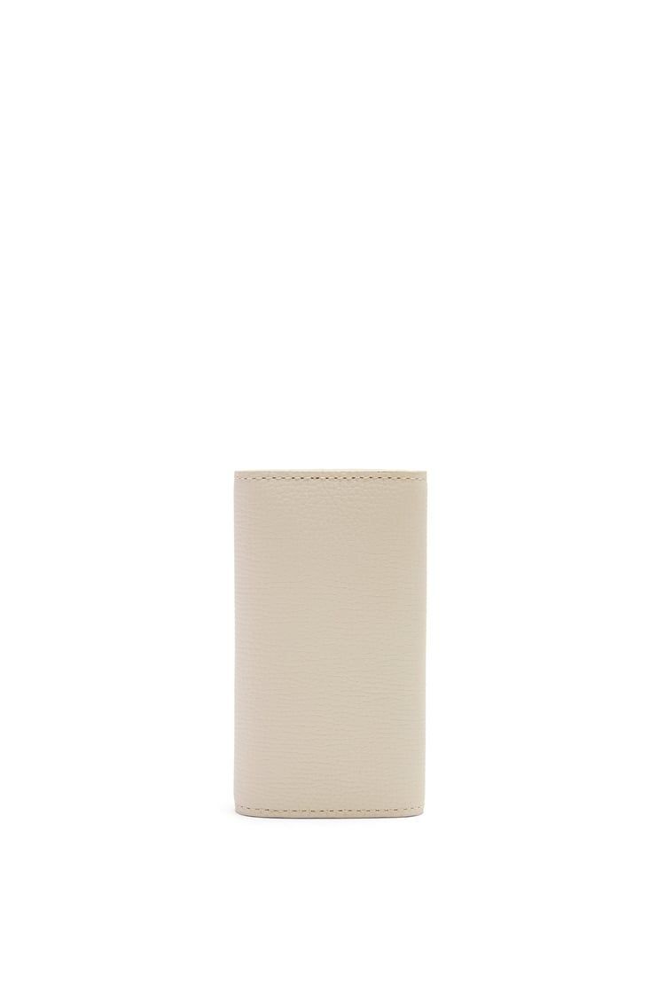 Anagram key case in pebble grain calfskin