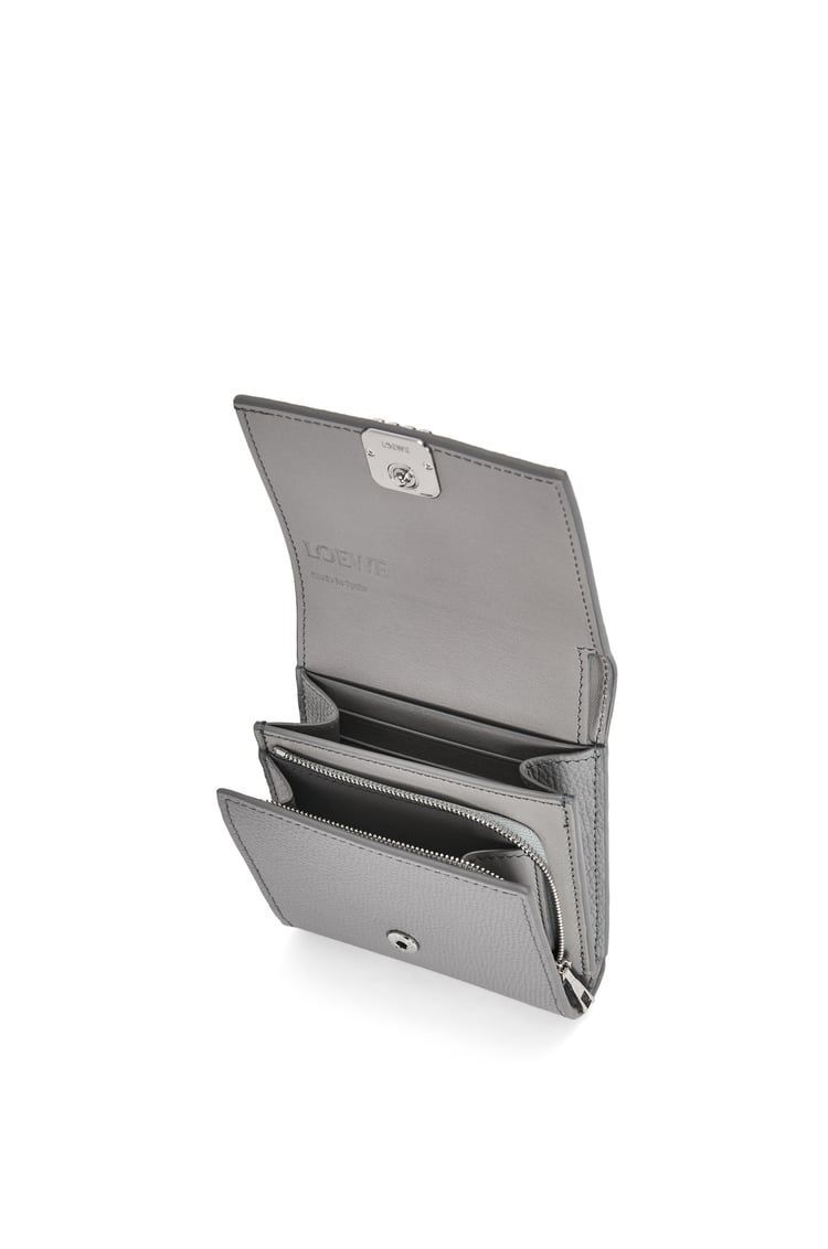 Anagram compact flap wallet in pebble grain calfskin