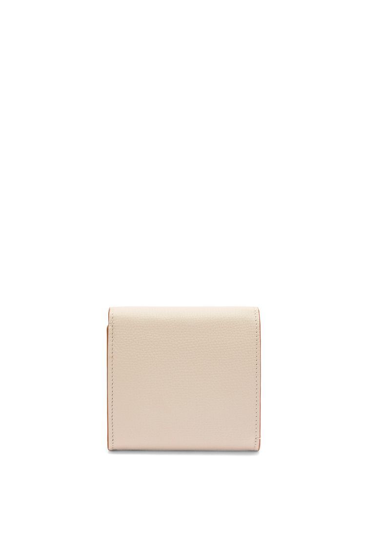 Anagram compact flap wallet in pebble grain calfskin