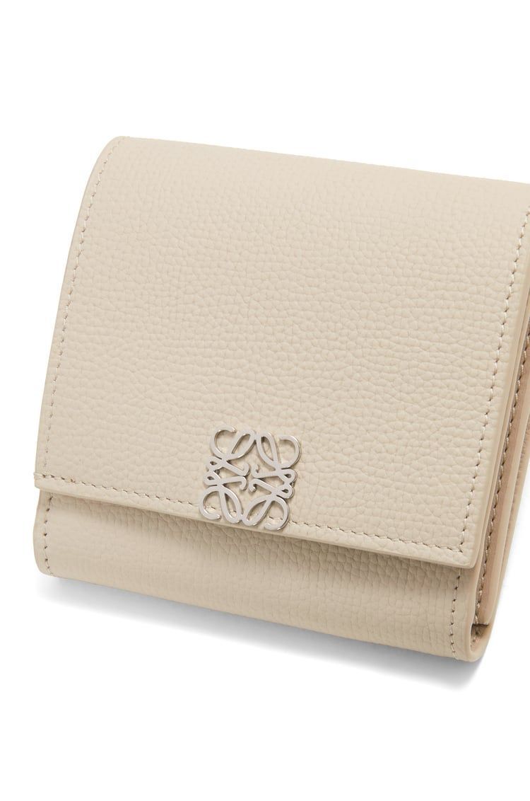 Anagram compact flap wallet in pebble grain calfskin