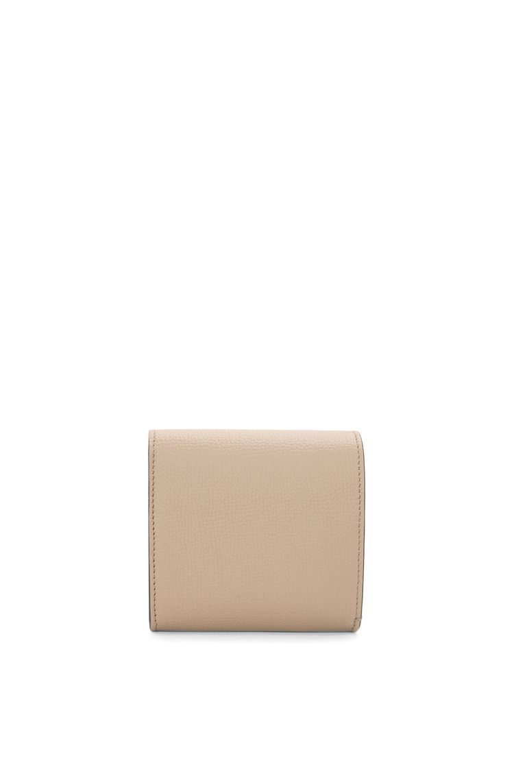 Anagram compact flap wallet in pebble grain calfskin