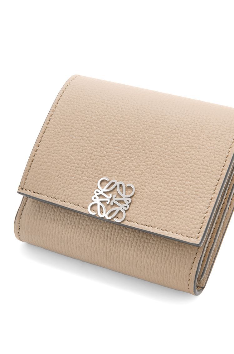 Anagram compact flap wallet in pebble grain calfskin