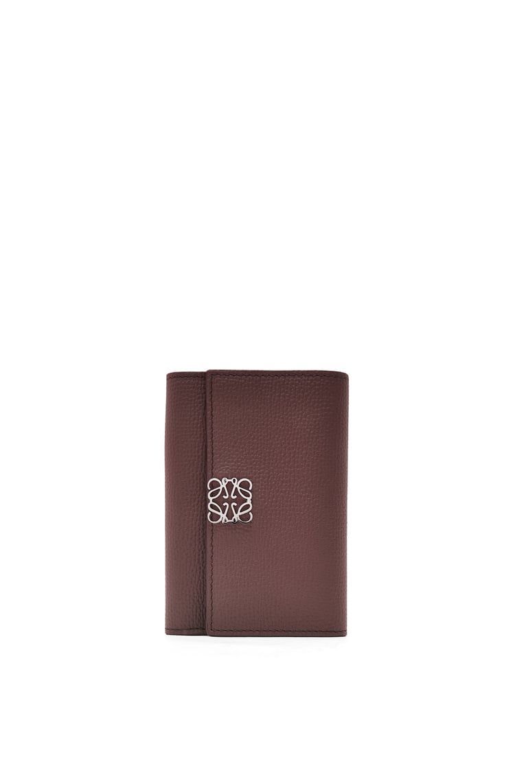Anagram small vertical wallet in pebble grain calfskin