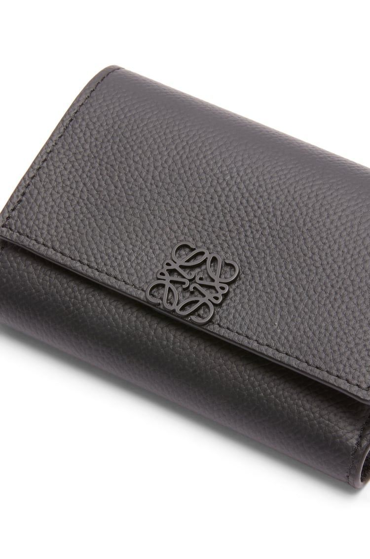 Anagram small vertical wallet in pebble grain calfskin