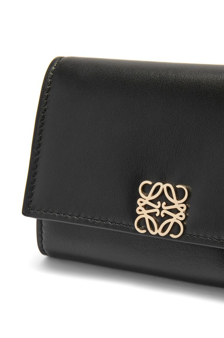 Puffer Anagram small vertical wallet in shiny nappa calfskin