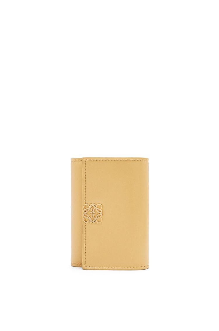 Puffer Anagram small vertical wallet in shiny nappa calfskin