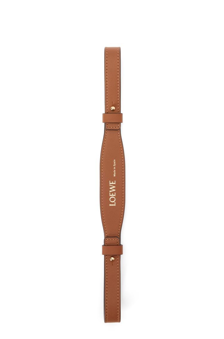 Branded short strap in classic calfskin