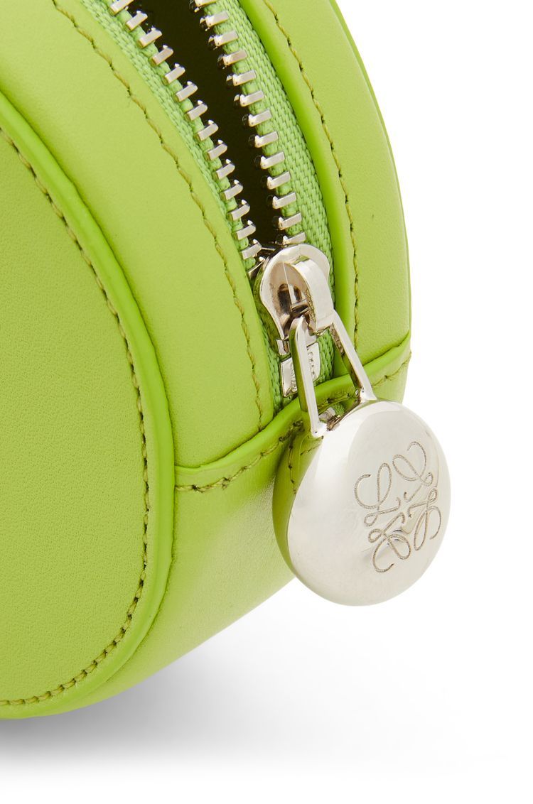 Pebble cookie key holder in shiny nappa calfskin