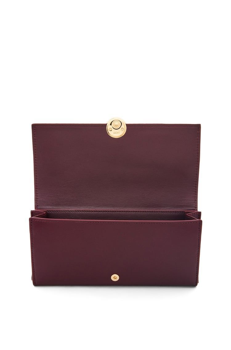 Pebble continental wallet in shiny nappa calfskin