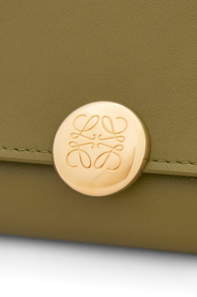 Pebble continental wallet in shiny nappa calfskin