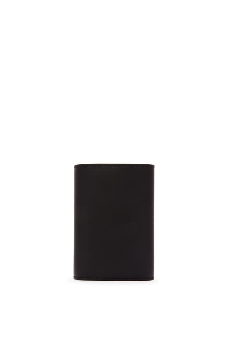 Pebble small vertical wallet in shiny nappa calfskin