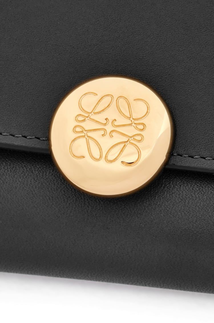 Pebble small vertical wallet in shiny nappa calfskin