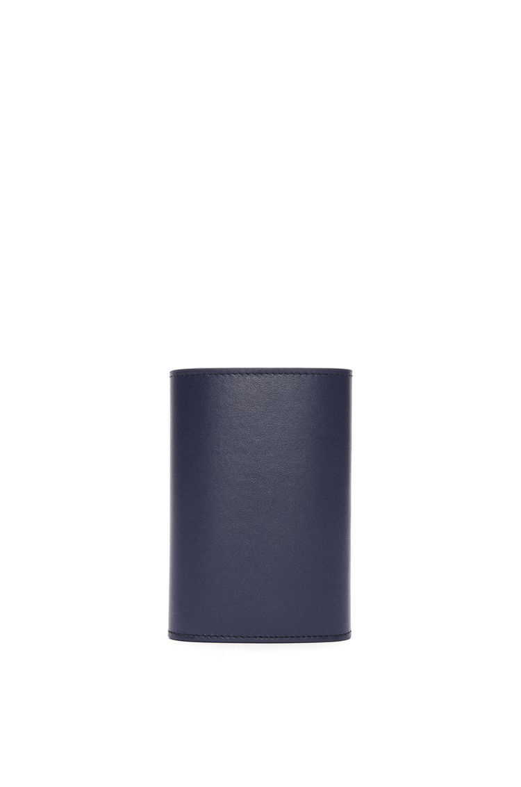 Pebble small vertical wallet in shiny nappa calfskin