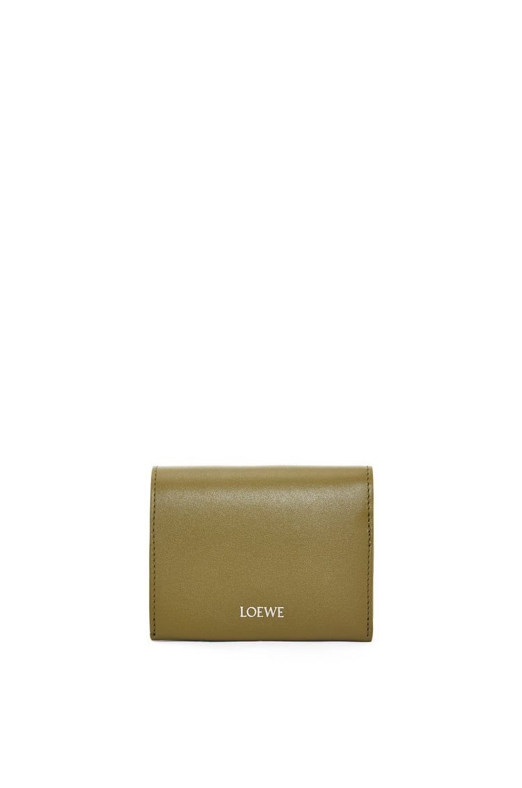 Trifold zip wallet in shiny nappa calfskin