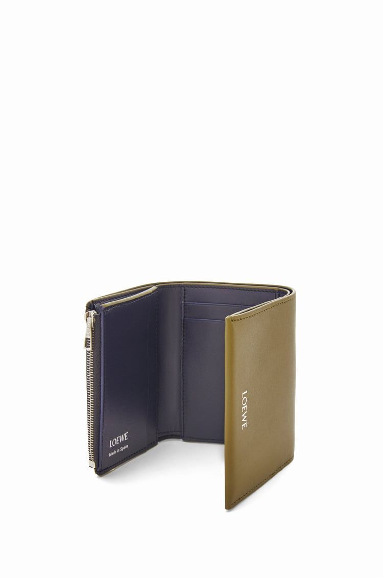 Trifold zip wallet in shiny nappa calfskin