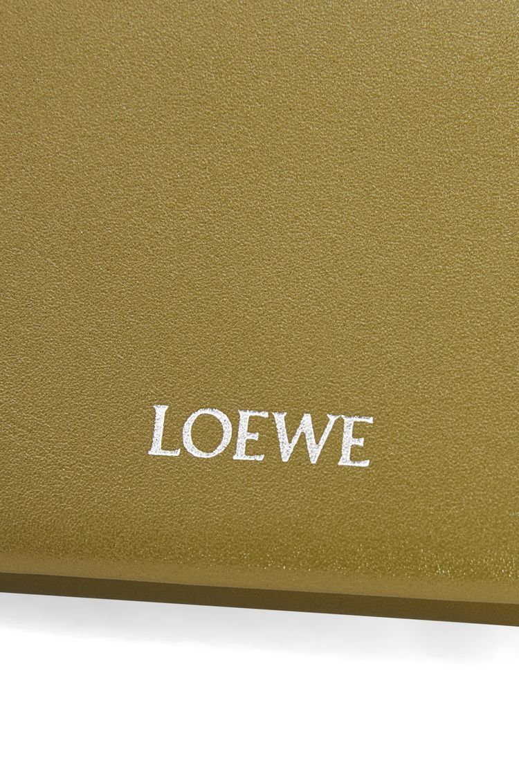 Trifold zip wallet in shiny nappa calfskin