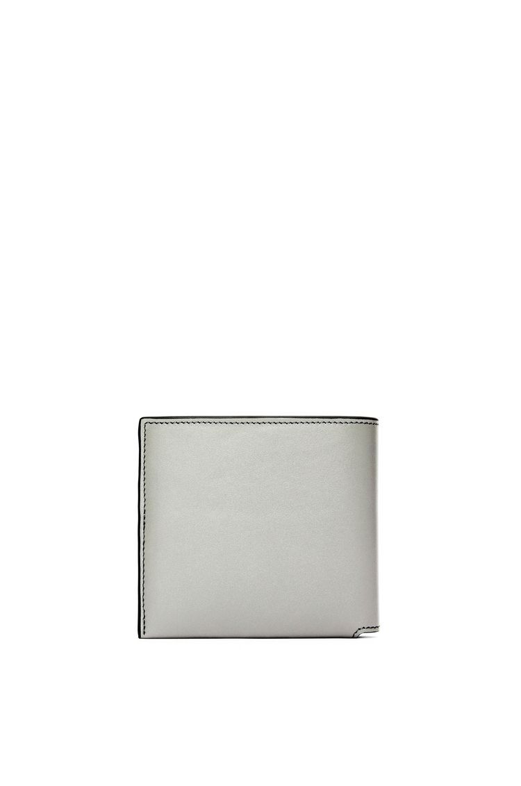 Bifold wallet in shiny nappa calfskin