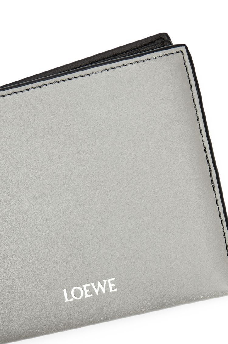 Bifold wallet in shiny nappa calfskin