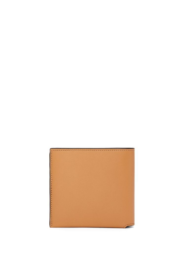 Bifold wallet in shiny nappa calfskin