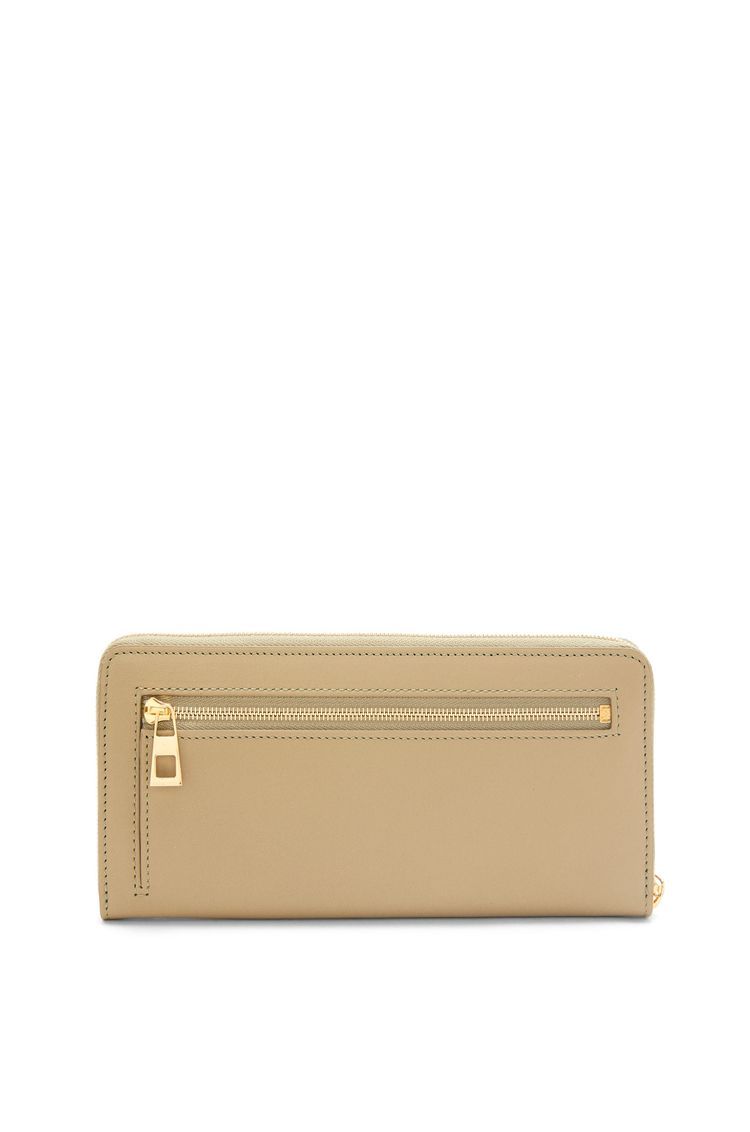 Knot zip around wallet in shiny nappa calfskin