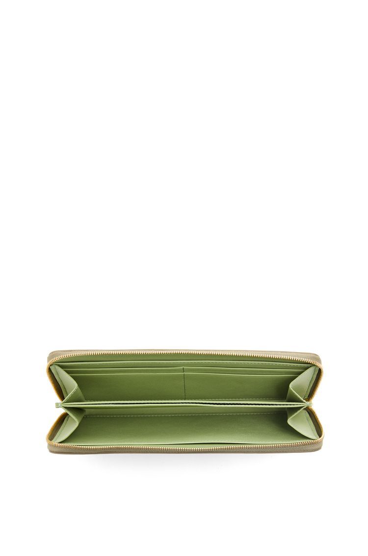 Knot zip around wallet in shiny nappa calfskin