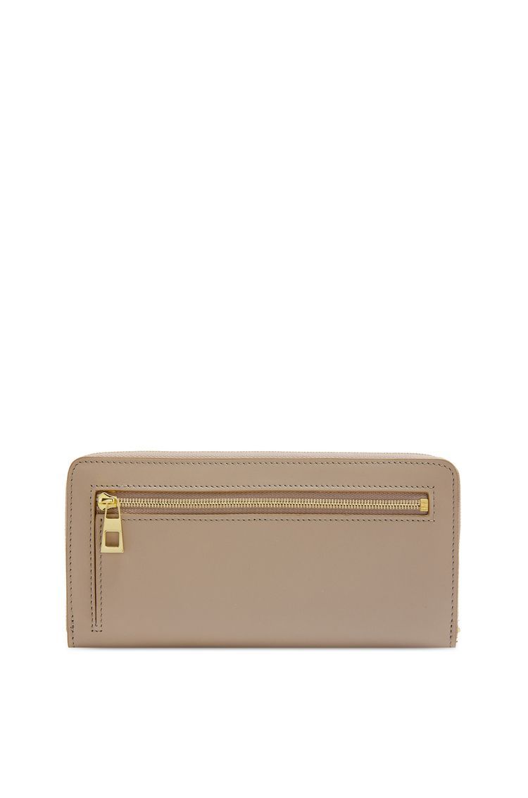 Knot zip around wallet in shiny nappa calfskin