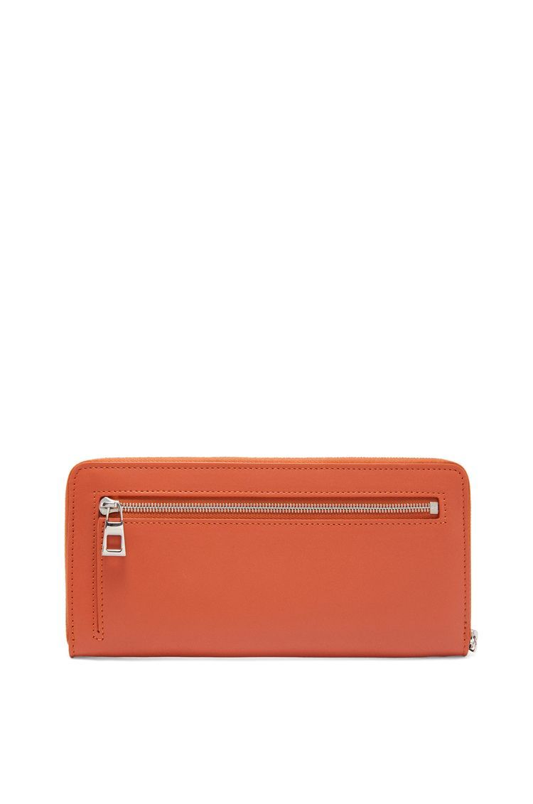 Knot zip around wallet in shiny nappa calfskin